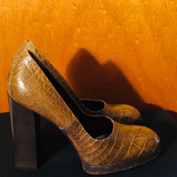 Gucci Shoes - ⭐️⭐️Authentic Vintage Gucci Heels⭐️⭐️
